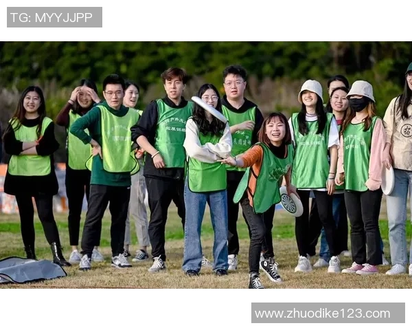 武汉羽毛球队在冠军赛中的团队协作表现分析与启示